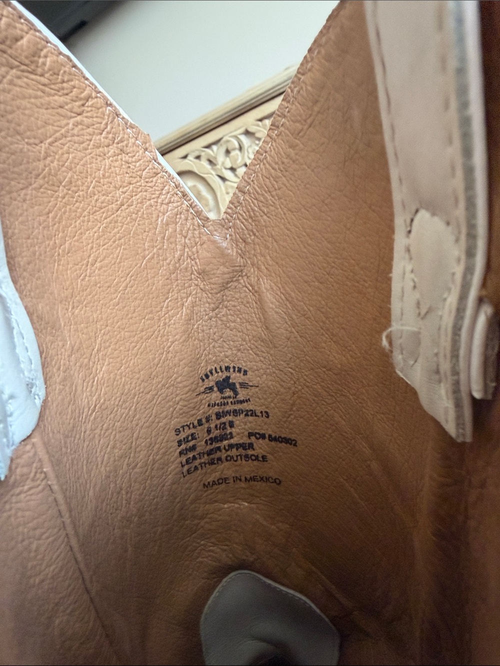 Women’s Authentic White Leather Cowboy Boots - Picture 4 of 5